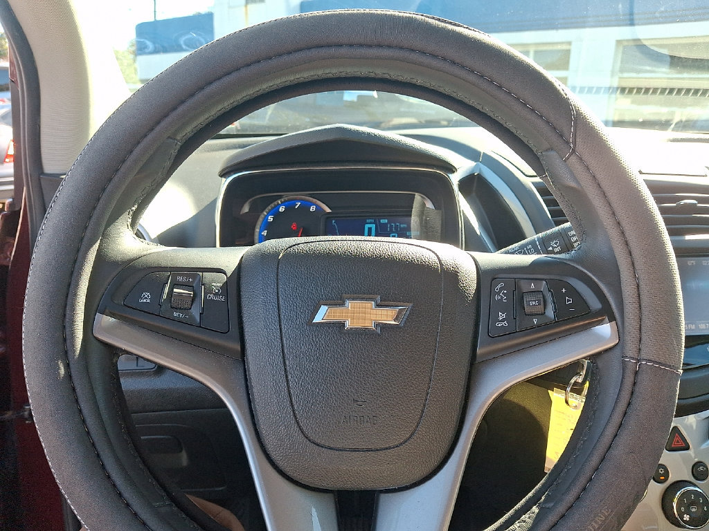 Used 2016 Chevrolet Trax LT w/ LT Convenience Package AWD/4WD image 17