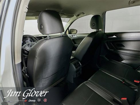 Used 2021 Volkswagen Tiguan SE image 17