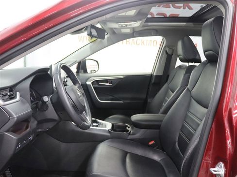 Used 2019 Toyota RAV4 Limited AWD/4WD image 14