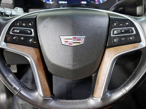 Used 2018 Cadillac Escalade ESV Luxury image 15