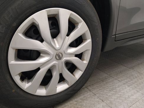 Used 2018 Nissan Rogue S AWD/4WD image 31