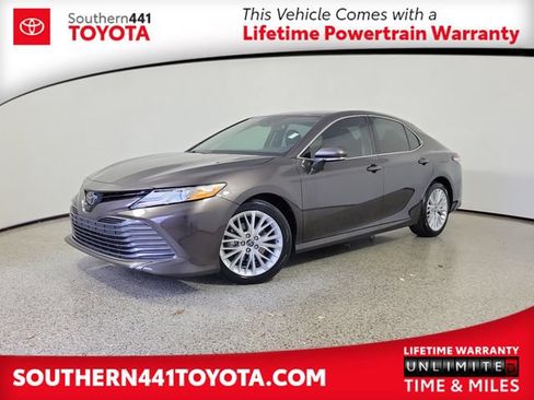 Used 2019 Toyota Camry XLE FWD image 1