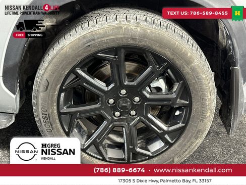 Used 2024 Toyota Highlander LE image 14