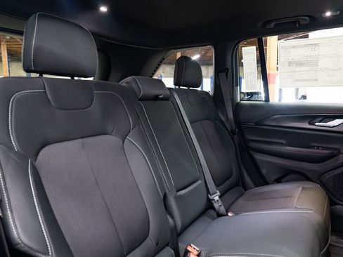 New 2026 Jeep Grand Cherokee Laredo image 30