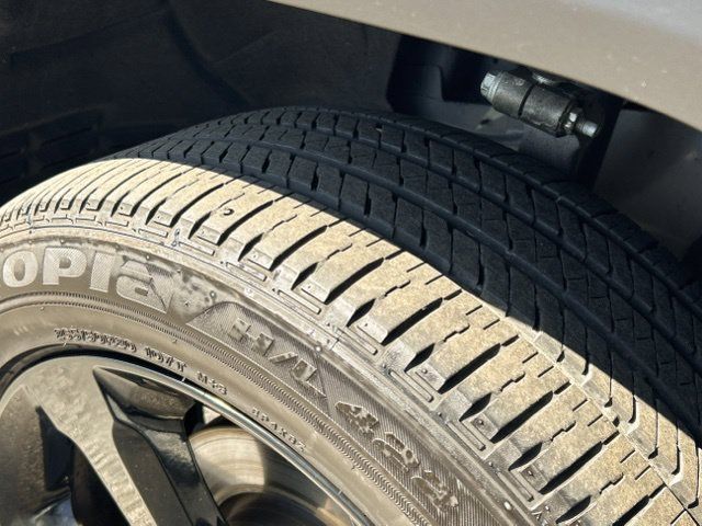 Used 2022 Jeep Grand Cherokee Altitude AWD/4WD image 15