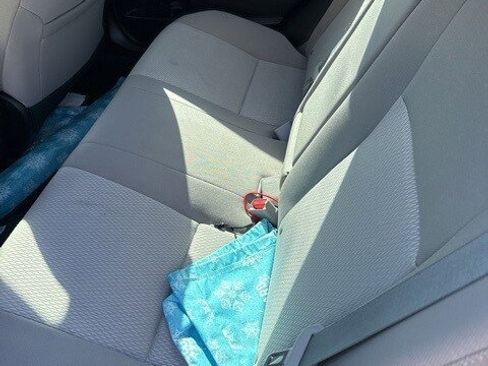 Used 2015 Toyota Corolla LE image 7