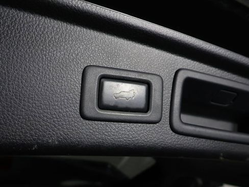 Used 2014 Subaru Forester 2.5i Limited image 21