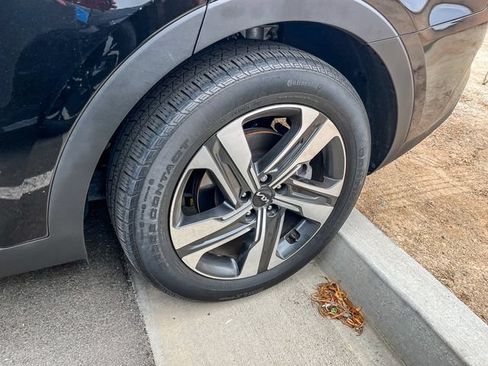 Certified 2023 Kia Sorento EX AWD/4WD image 9