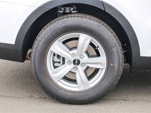 New 2026 Kia Sorento LX image 23