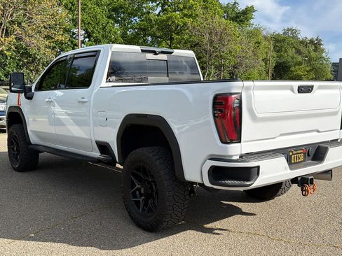 Used 2024 GMC Sierra 2500 AT4 w/ AT4 Premium Plus Package image 7
