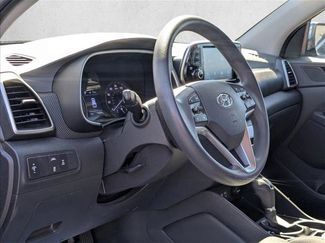 Used 2019 Hyundai Tucson SE video 2