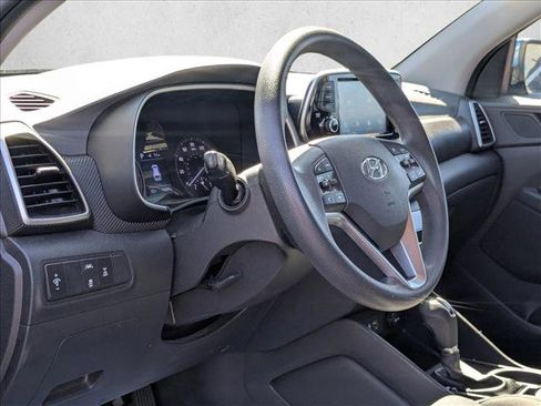 Used 2019 Hyundai Tucson SE image 2