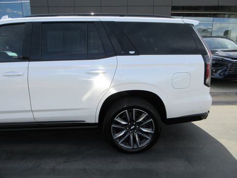 Used 2024 Cadillac Escalade Sport w/ Touring Package AWD/4WD image 4