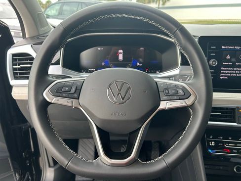 New 2026 Volkswagen Taos SE image 29
