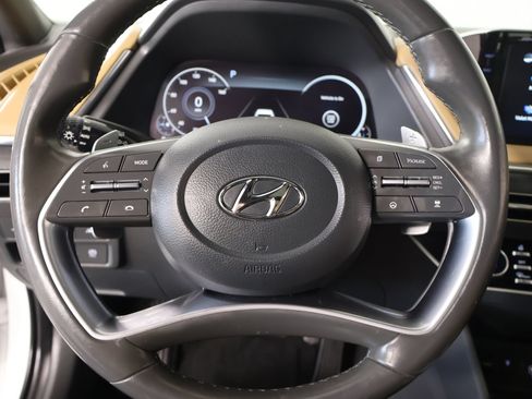 Used 2022 Hyundai Sonata Limited w/ Preferred Accessory Package FWD image 3