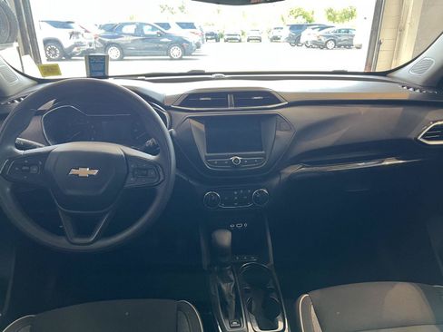 Used 2022 Chevrolet TrailBlazer LT AWD/4WD image 35