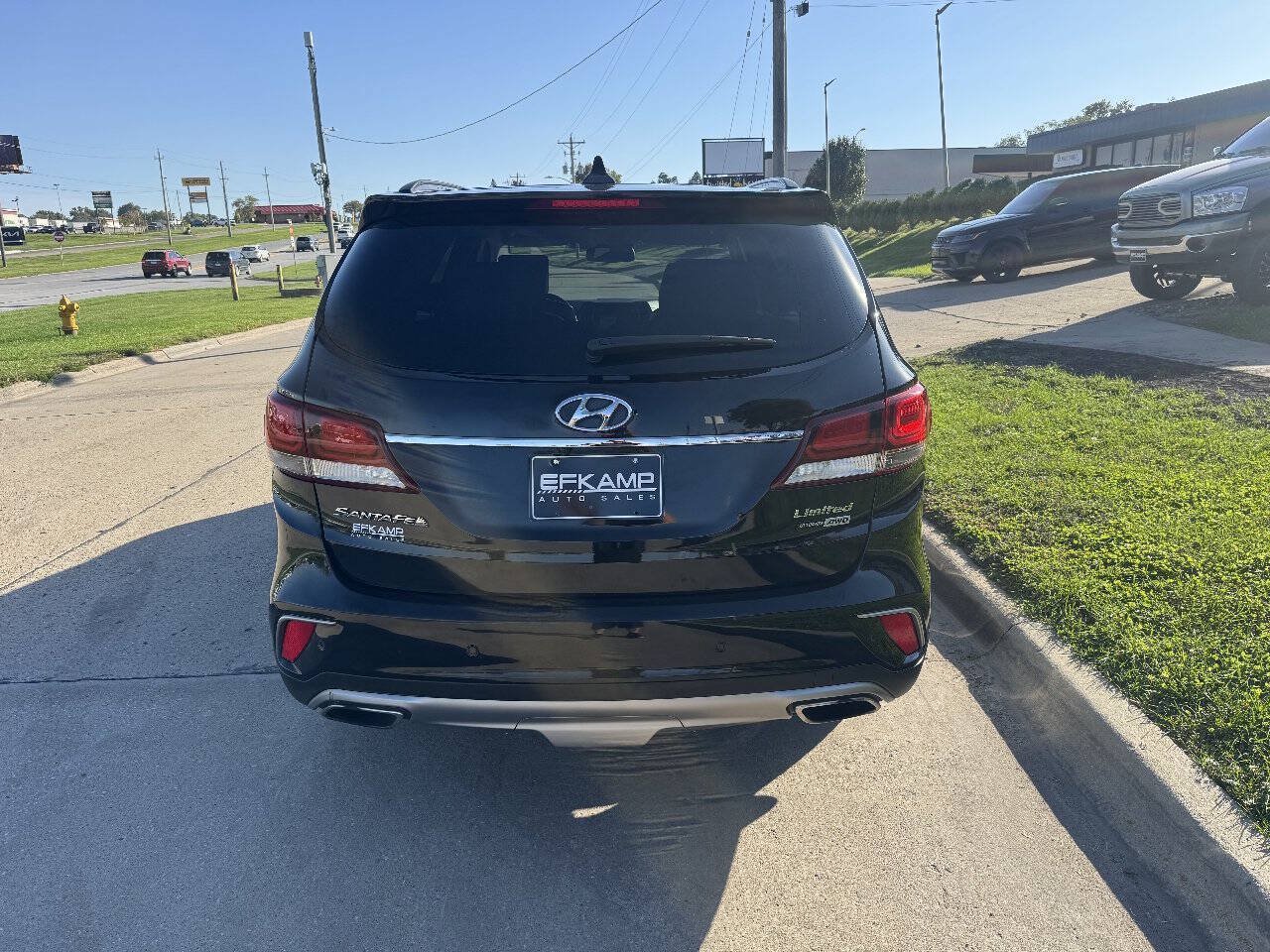 Used 2017 Hyundai Santa Fe Limited AWD/4WD image 4