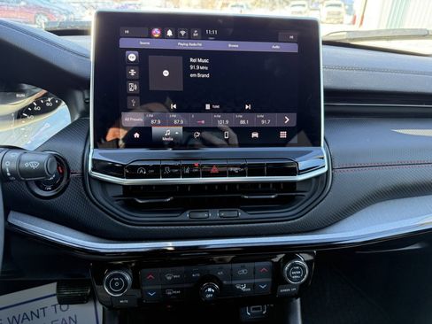 Used 2024 Jeep Compass Trailhawk image 21