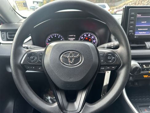 Used 2020 Toyota RAV4 LE image 14