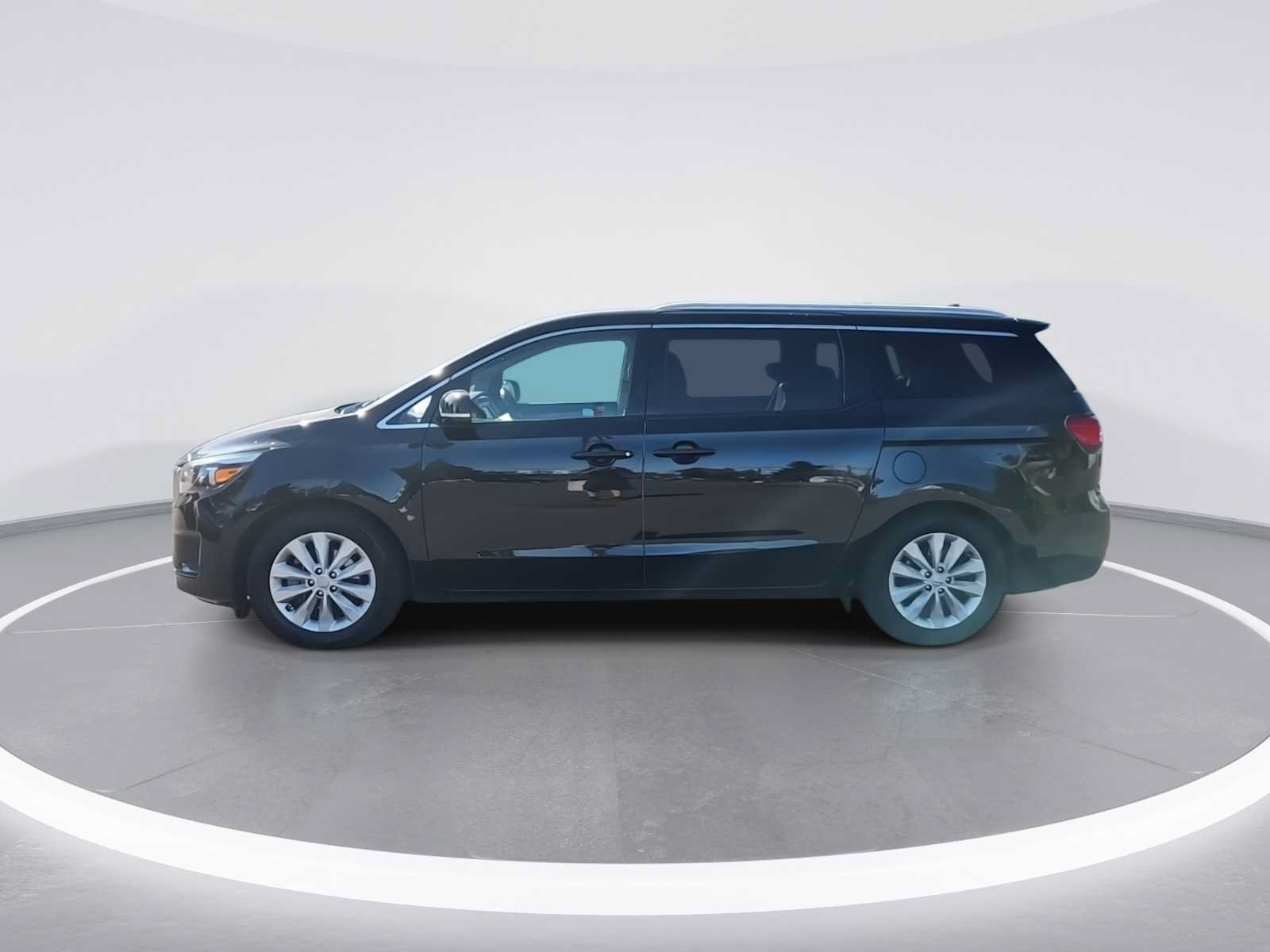 Used 2017 Kia Sedona EX FWD image 5