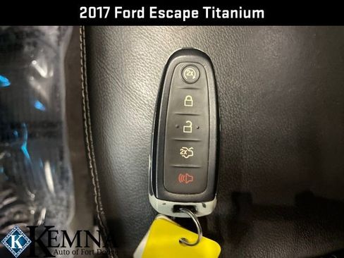 Used 2017 Ford Escape Titanium image 29