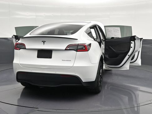 Used 2021 Tesla Model Y Performance AWD/4WD image 33