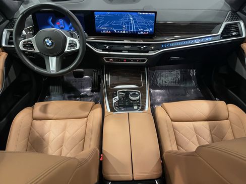 Used 2026 BMW X7 xDrive40i w/ M Sport Package AWD/4WD image 16