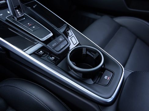 Certified 2026 Porsche 911 Carrera 4S AWD/4WD image 18
