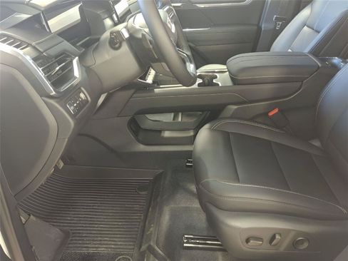Used 2026 GMC Acadia Elevation w/ Elevation Premium Package AWD/4WD image 13