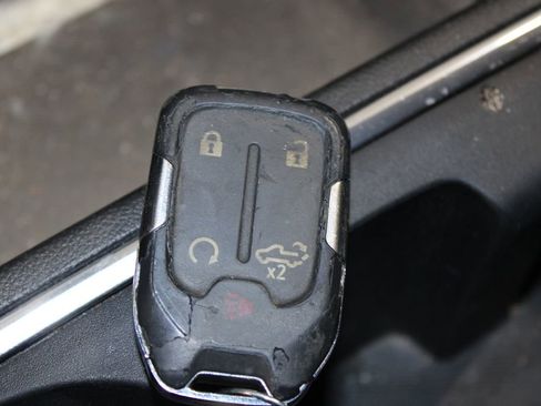 Used 2021 Chevrolet Silverado 1500 RST image 32