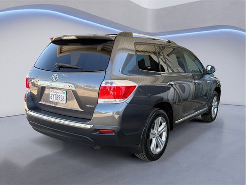 Used 2013 Toyota Highlander Limited AWD/4WD image 6