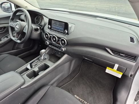 Used 2025 Nissan Sentra S FWD image 30
