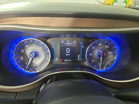 Used 2017 Chrysler Pacifica LX w/ Tire & Wheel Group image 18