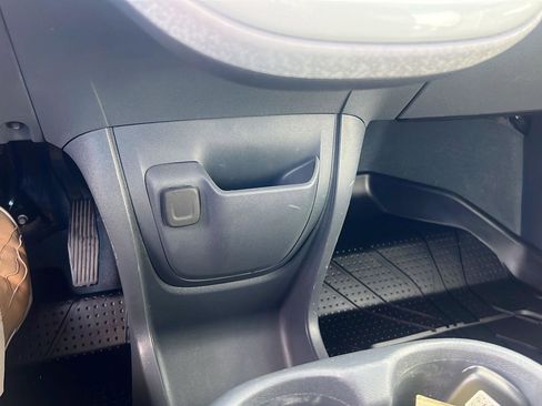 Used 2020 Chevrolet Bolt LT image 19