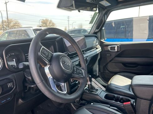 Used 2024 Jeep Wrangler Unlimited Sahara w/ Technology Group image 8