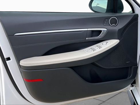 Used 2022 Hyundai Sonata Limited w/ Preferred Accessory Package FWD image 22
