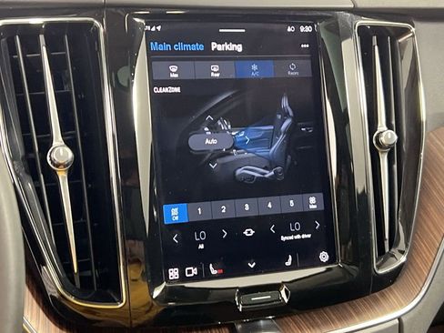 Used 2023 Volvo XC60 B5 Plus w/ Protection Package Premier image 17