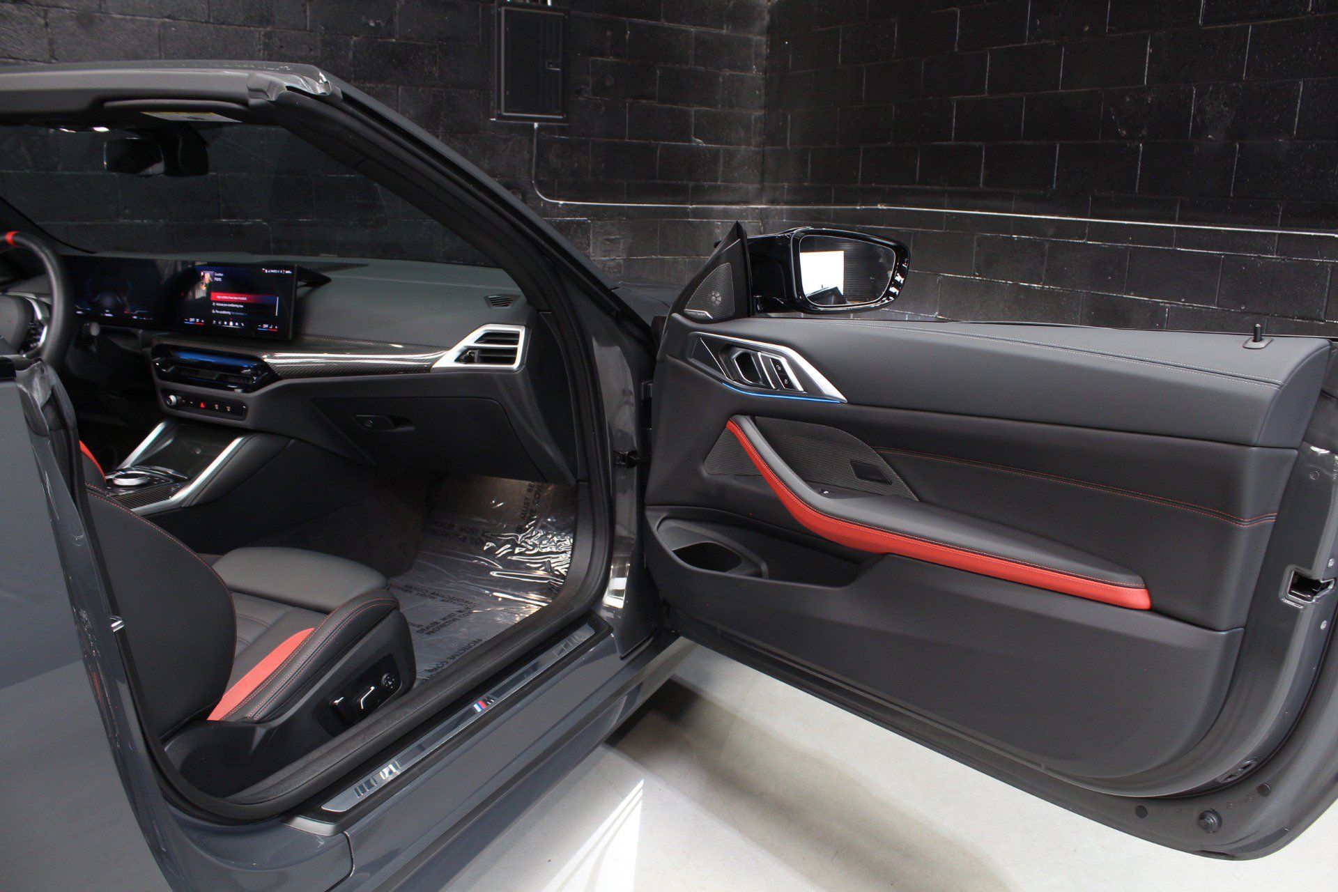 Used 2026 BMW M440i Convertible w/ Premium Package RWD image 42