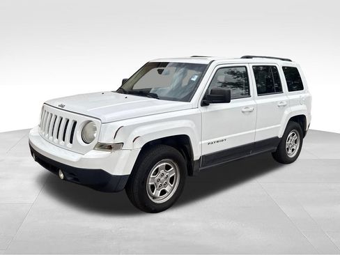 Used 2015 Jeep Patriot Sport w/ Power Value Group FWD image 4