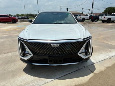 Used 2024 Cadillac Lyriq Luxury w/ LPO, Floor Liner Package AWD/4WD image 8