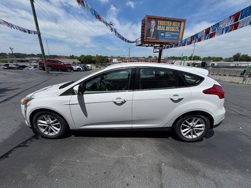 Used 2017 Ford Focus SE FWD image 5