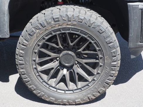 Used 2025 GMC Sierra 3500 Denali w/ Technology Package AWD/4WD image 10