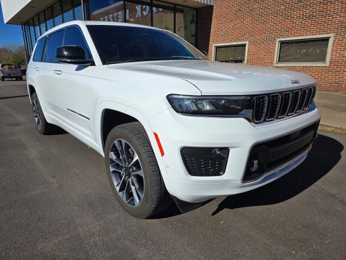 Used 2022 Jeep Grand Cherokee L Overland image 1