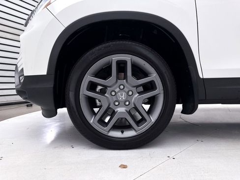 Used 2023 Honda Passport EX-L image 13