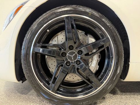 Used 2018 Mercedes-Benz AMG GT Roadster image 23