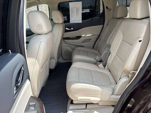 Used 2020 GMC Acadia Denali w/ Technology Package AWD/4WD image 5