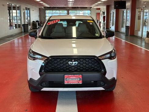 Used 2024 Toyota Corolla Cross L AWD/4WD image 8