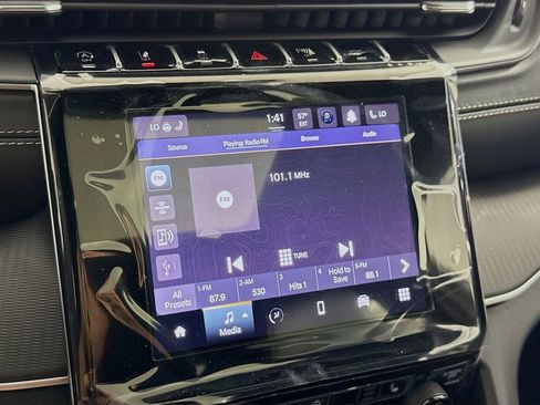 New 2025 Jeep Grand Cherokee Altitude image 34