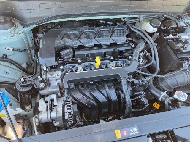 Used 2025 Hyundai Venue Limited FWD image 29