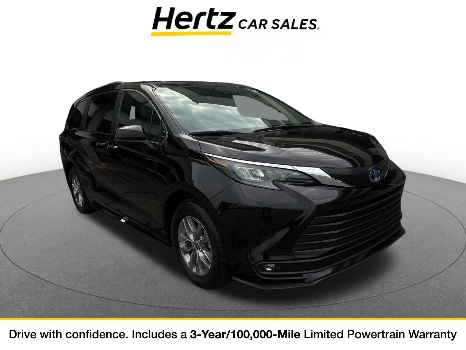 Used 2025 Toyota Sienna XLE FWD image 1